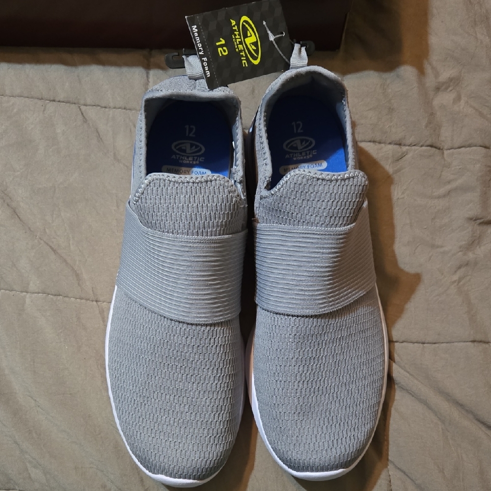 Athletic Works Gray Slip-On Athletic Shoes with Knit Design